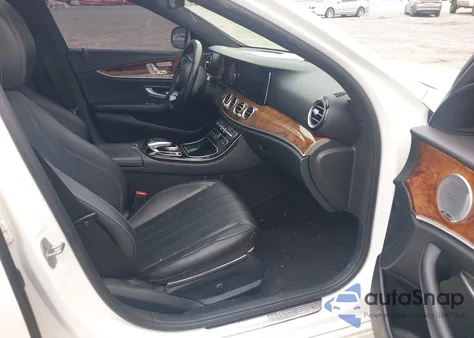 2017 Mercedes-Benz E 300 z USA, uszkodzony, nr VIN WDDZF4JBXHA172285